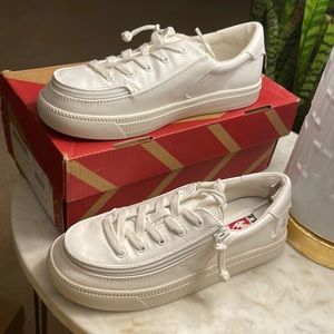 Brand New BILLY shoe in white leather.